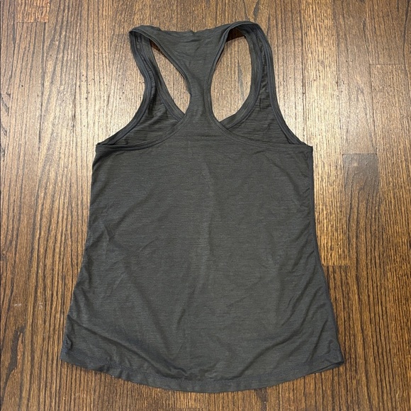Vuori Charcoal Tank Top - Picture 3 of 3